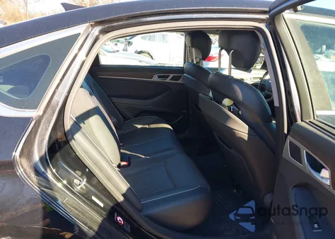 2015 Hyundai Genesis 3.8 из США, поврежденный, VIN KMHGN4JE1FU023611